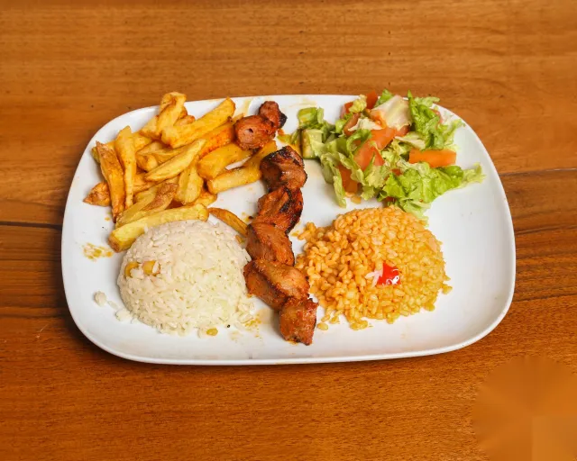 Brochette d’agneau (Kuzu Sis)