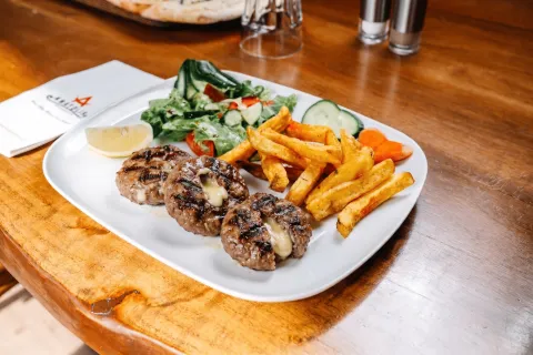 Kasarlı Köfte (viande hachée au fromage)