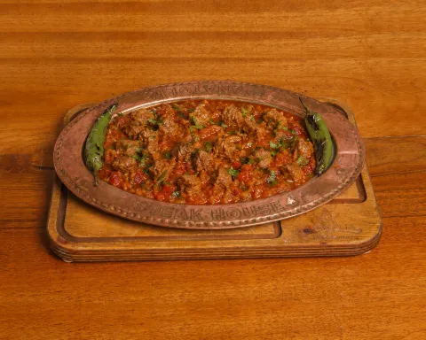 Altı Ezmeli (agneau sauce tomate épicée)