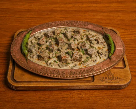 Mantarlı Kuzu (agneau aux champignons)